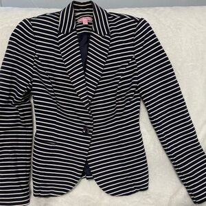 Navy and white striped Lilly Pulitzer blazer #preppy